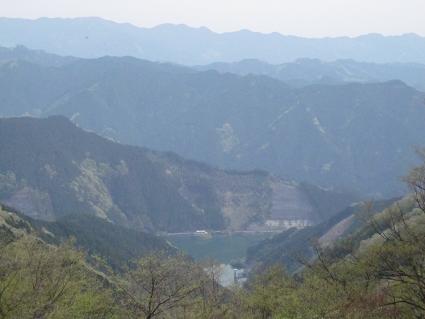 棒ノ嶺から見る名栗湖.JPG
